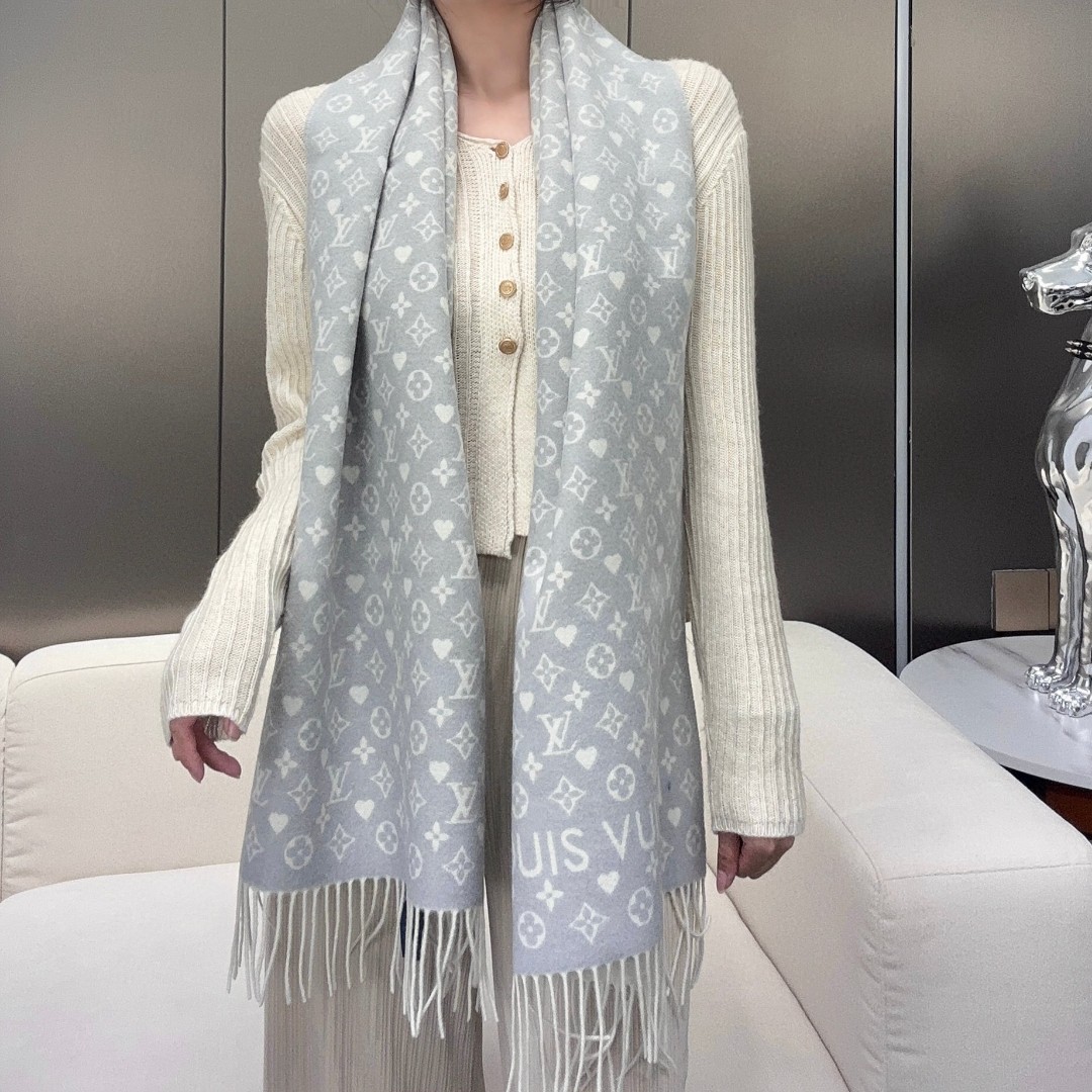 Louis Vuitton Scarves
