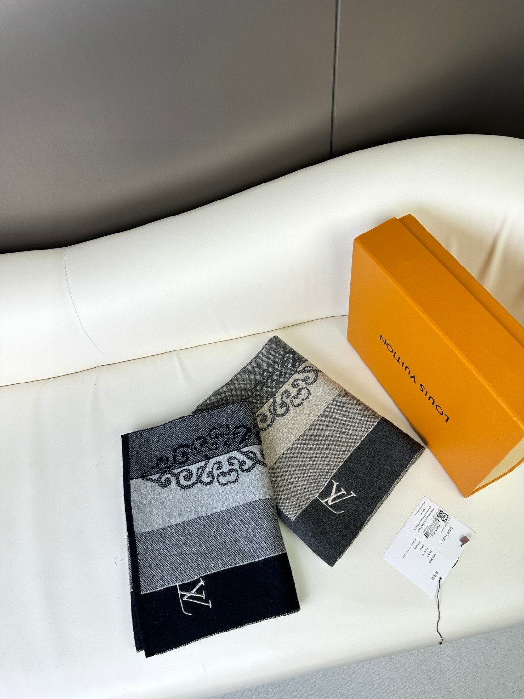 Louis Vuitton Scarves