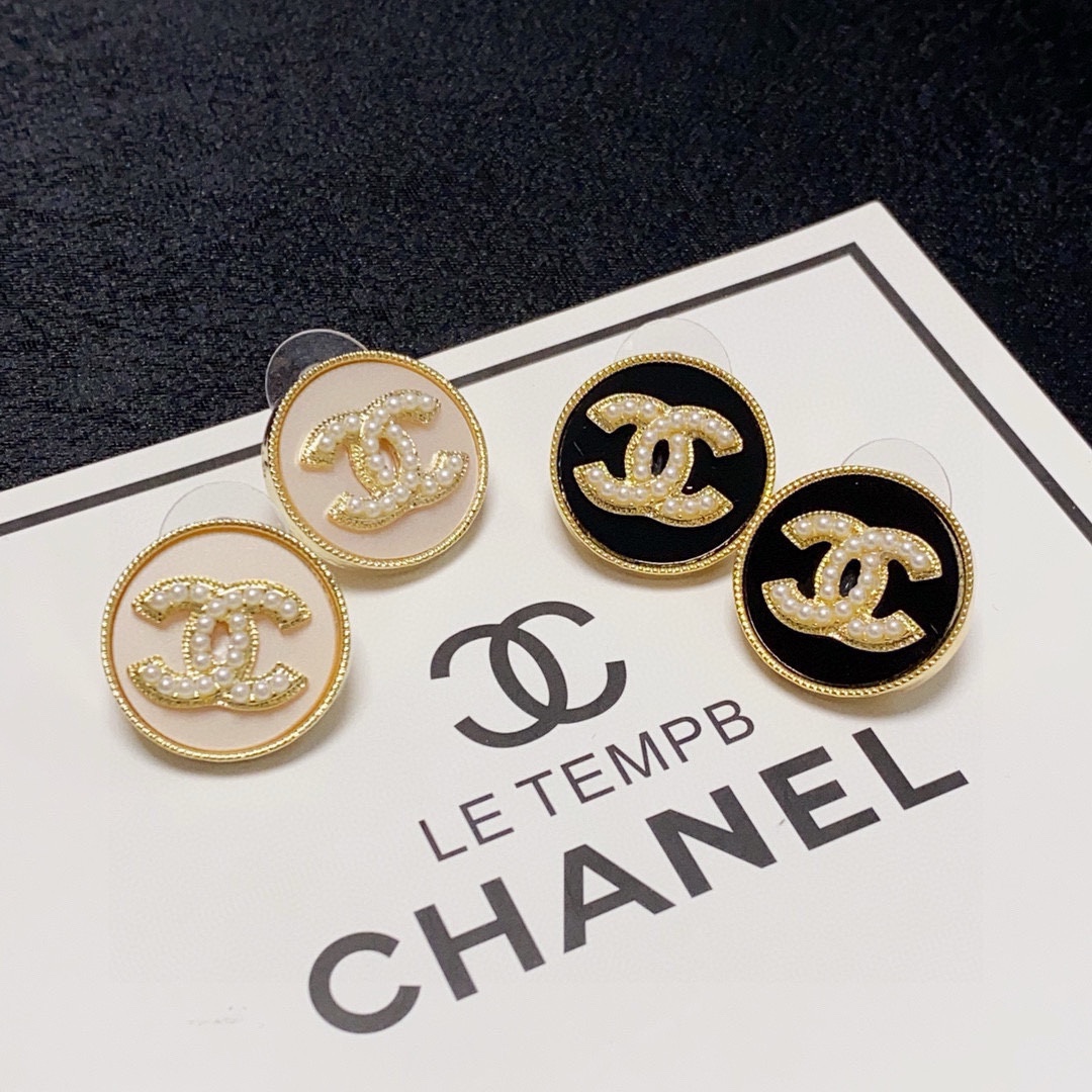 Chanel earring
