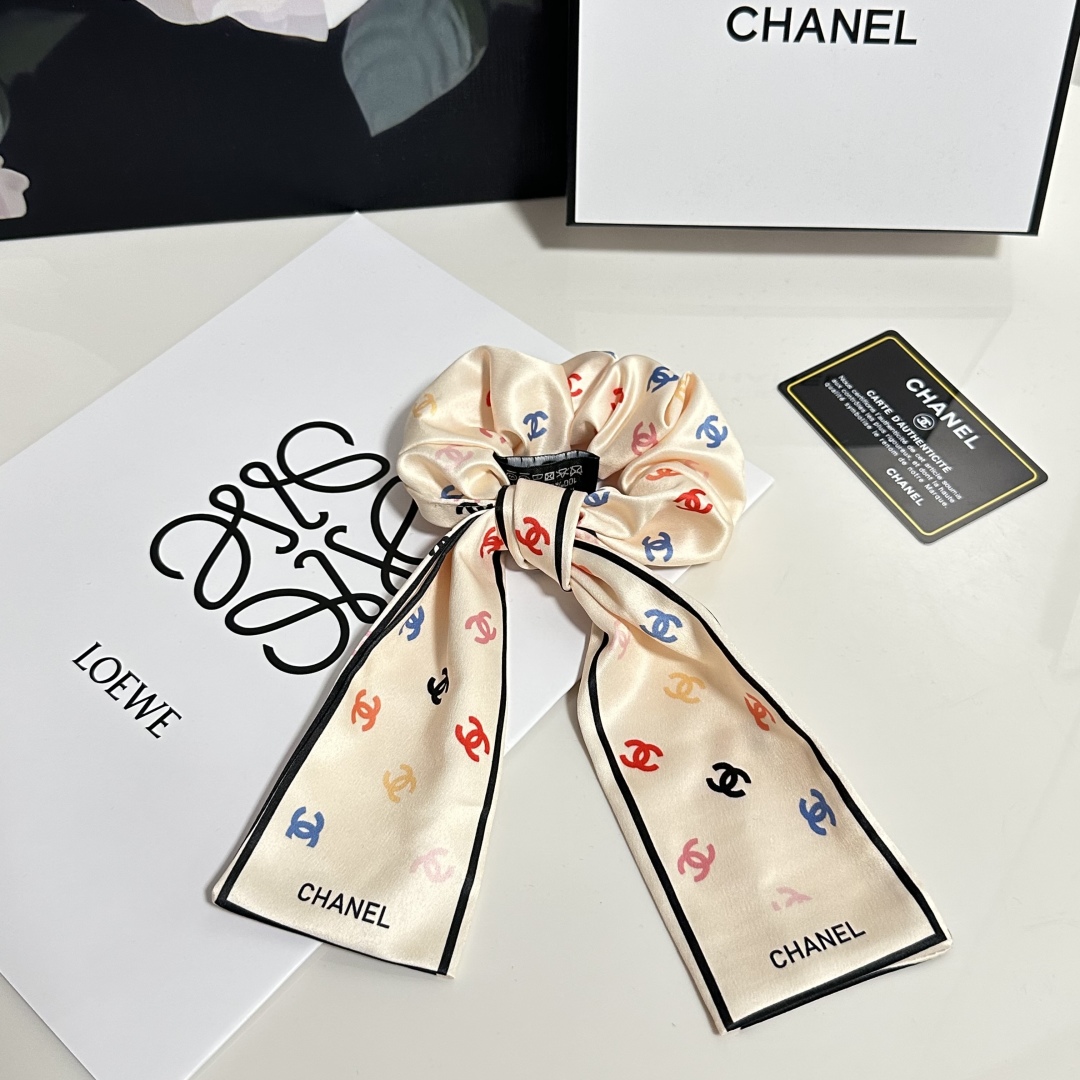 Chanel hair loop