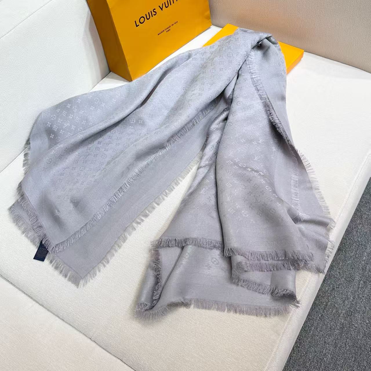 Louis Vuitton Scarves