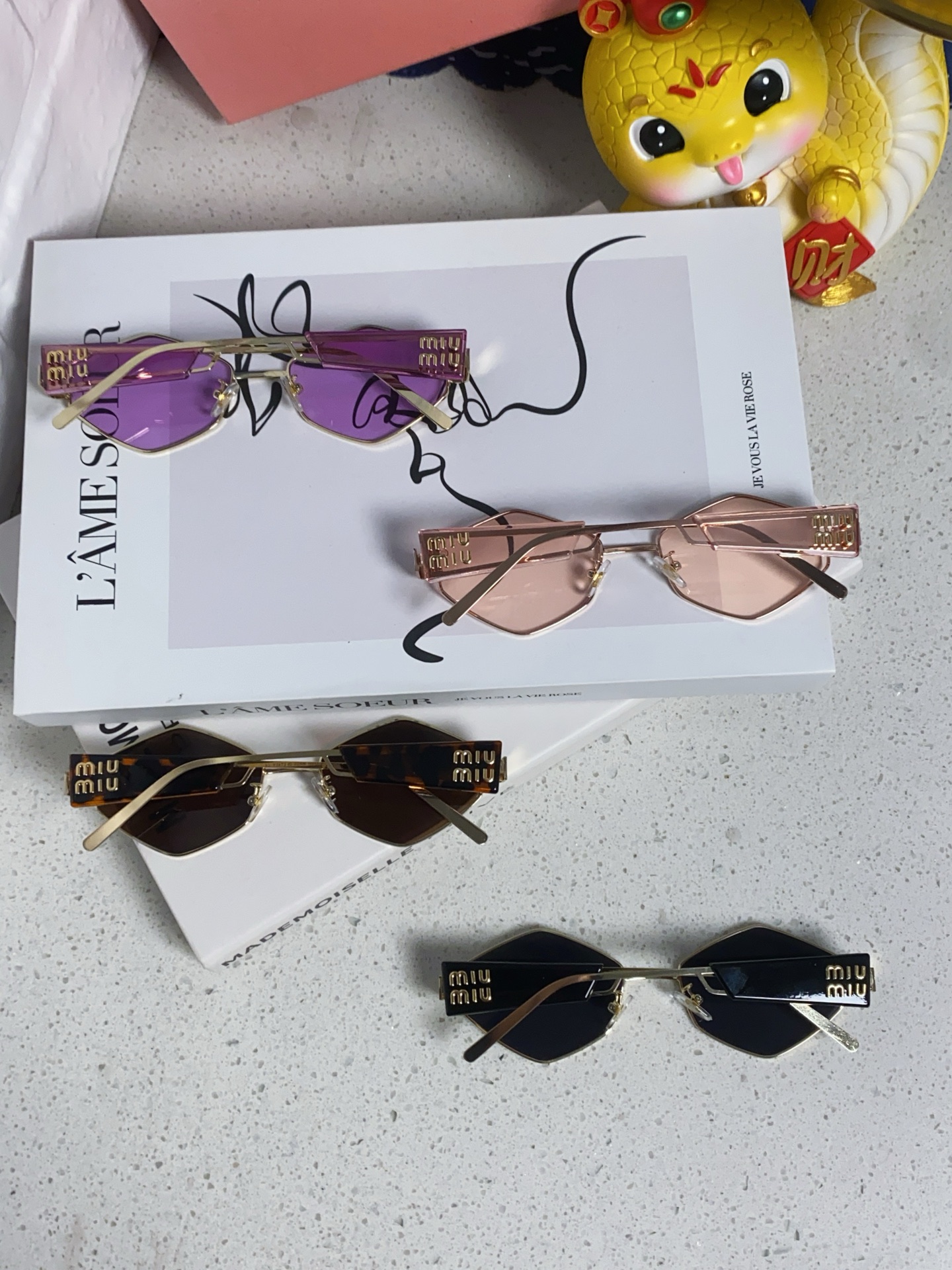 Miumiu Sunglass