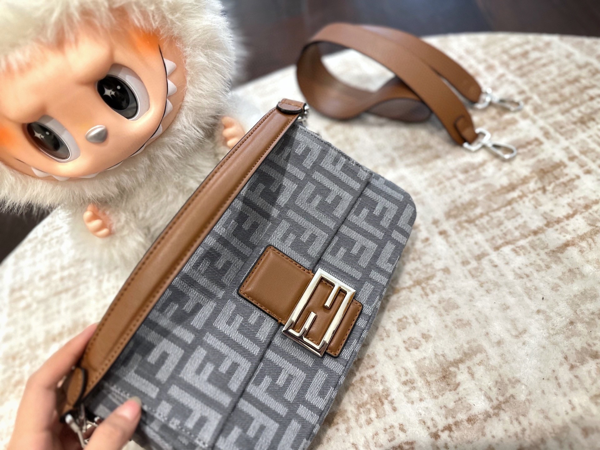 fendi baguette bag