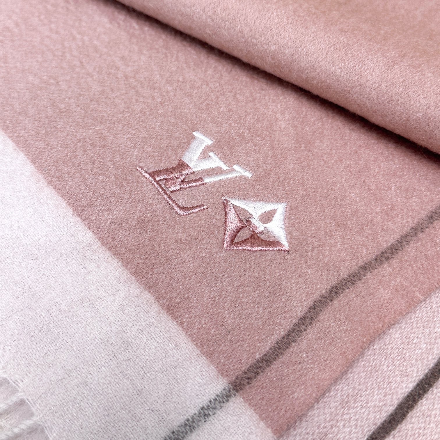 Louis Vuitton Scarves
