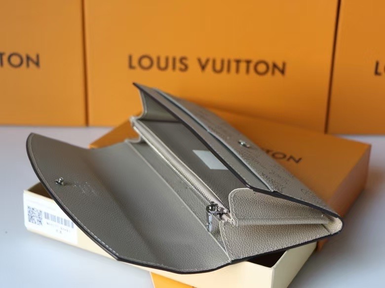 LV Iris