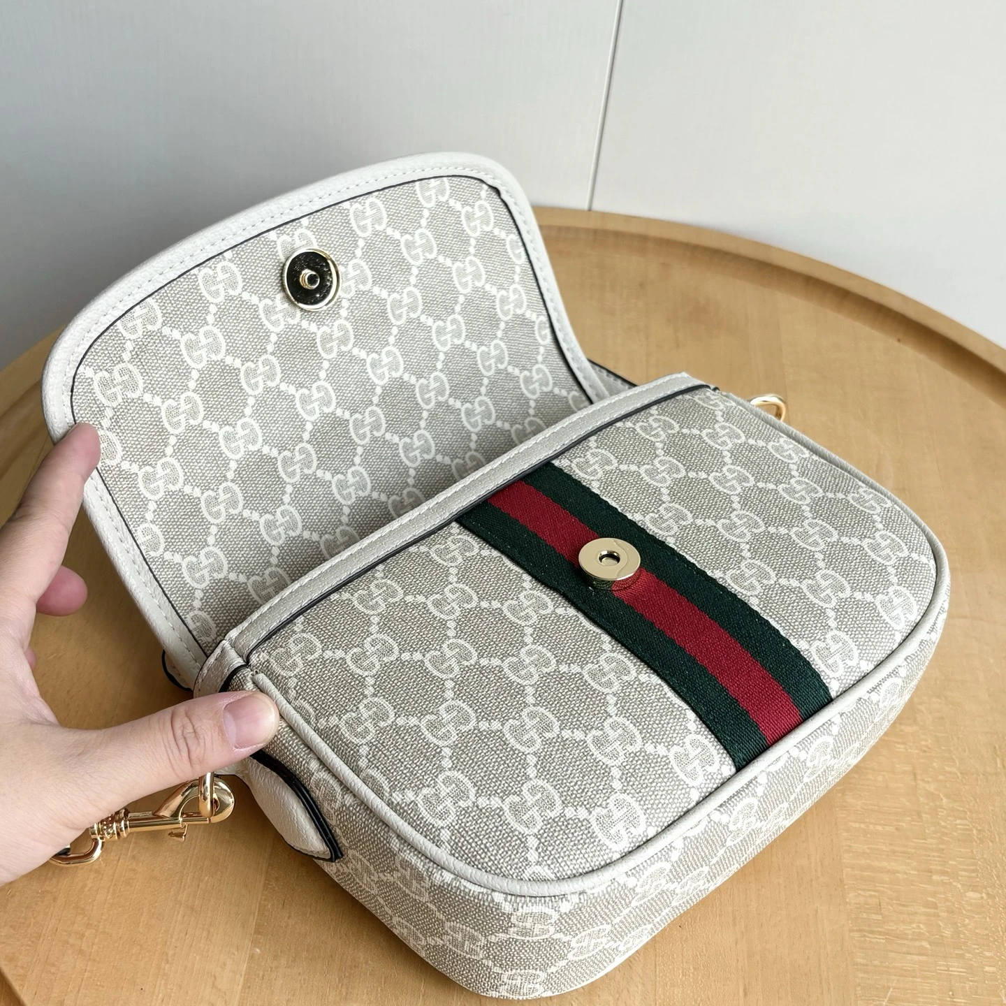 Gucci Ophidia Massenger Bag