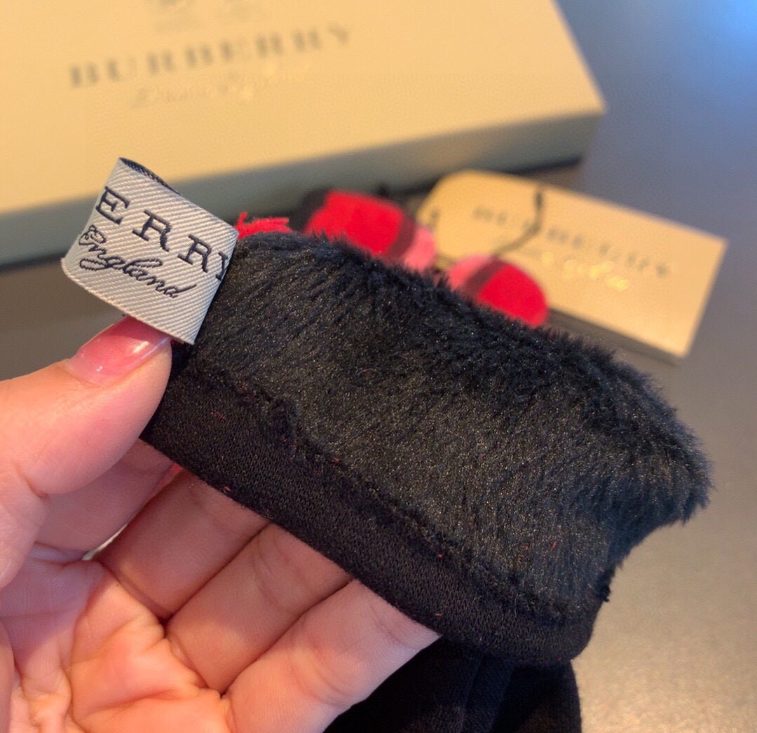 Burberry Gloves