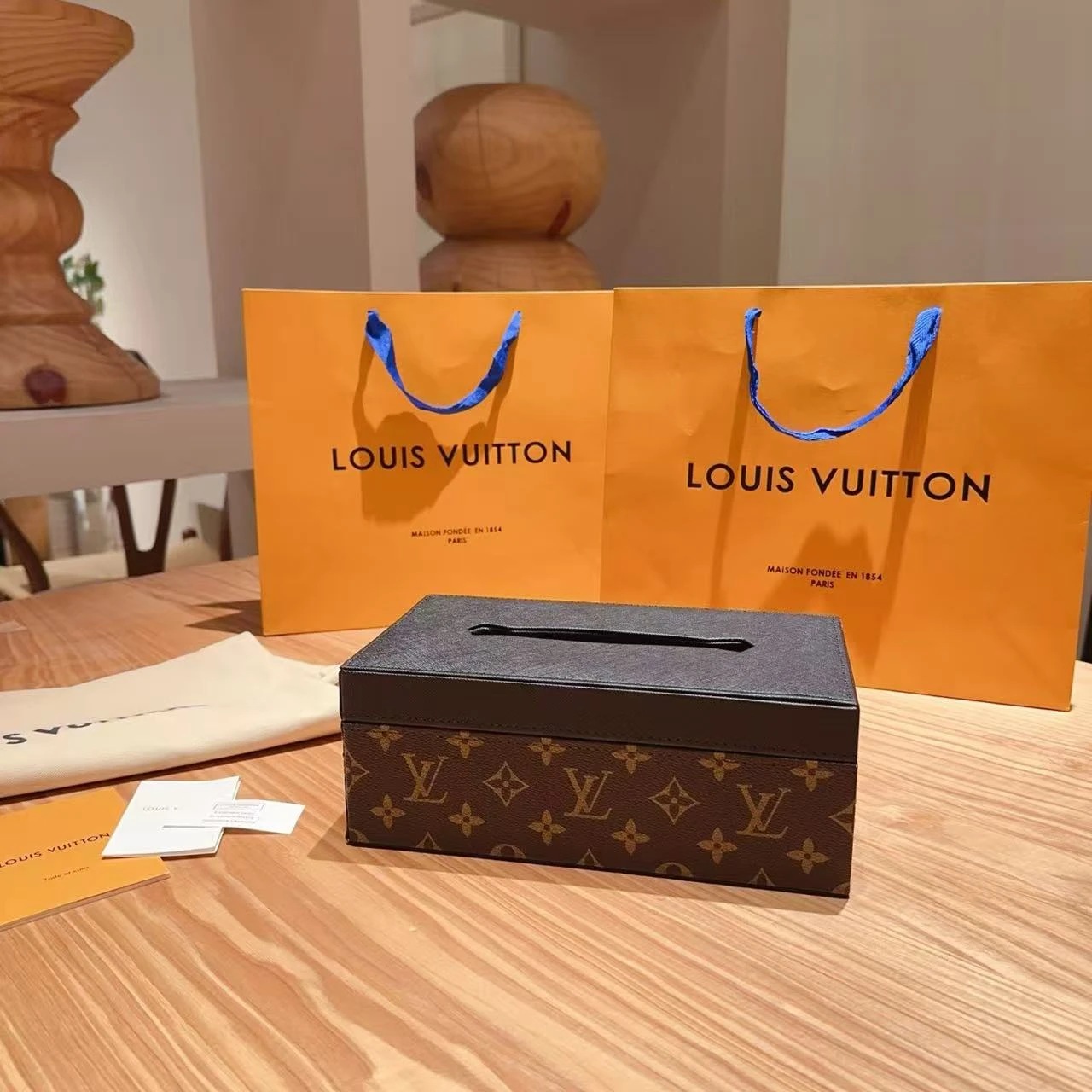 LV Tissue Box
