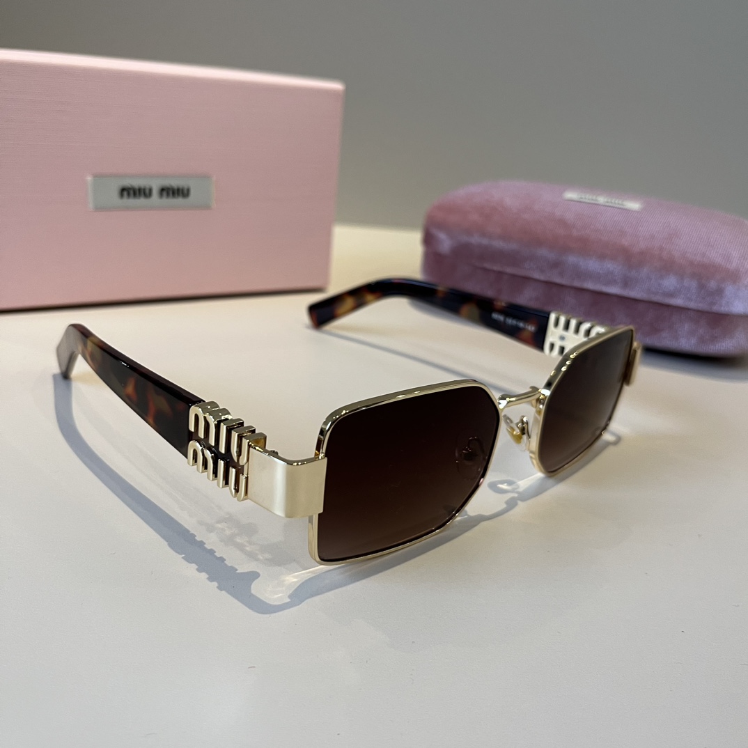 Miumiu Sunglass