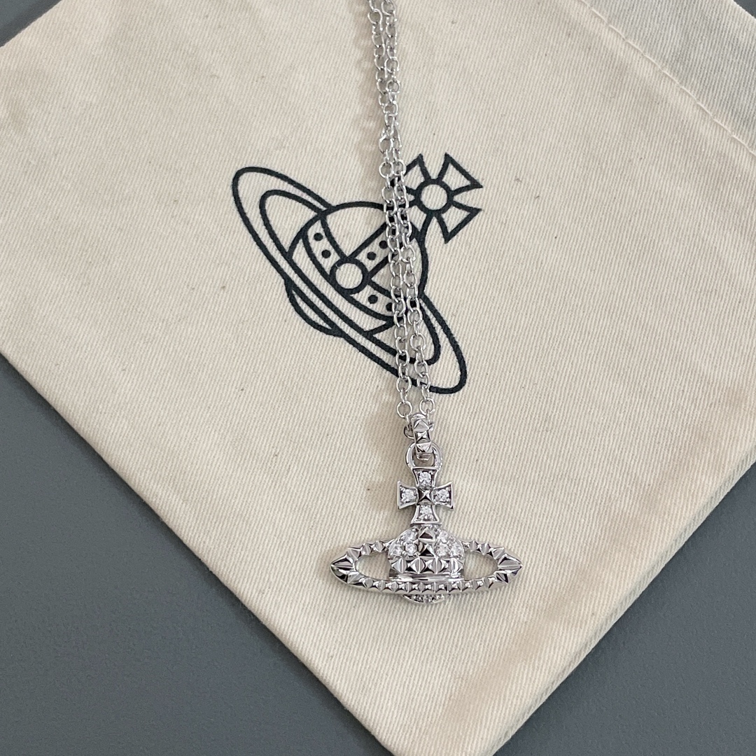 VivienneWestwood necklace