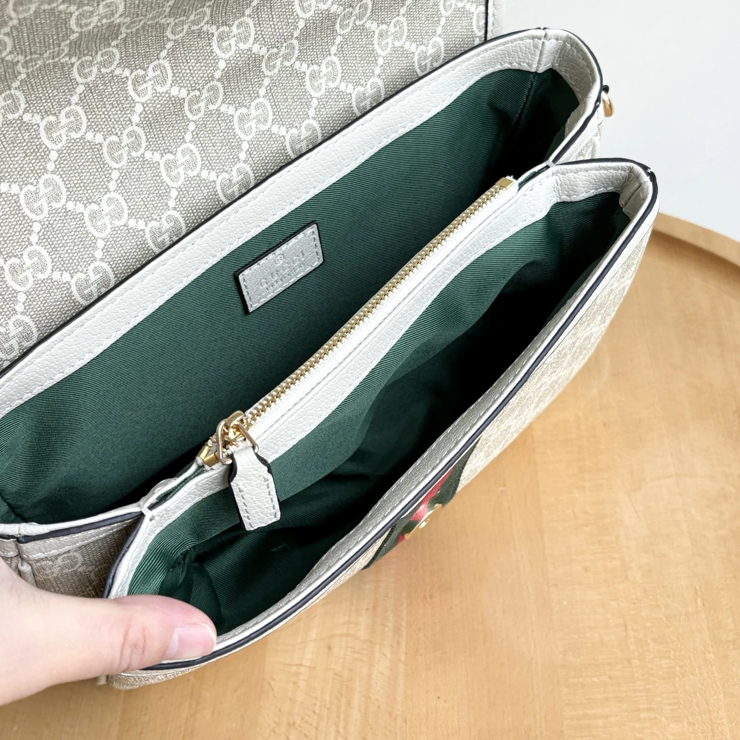 Gucci Ophidia Massenger Bag