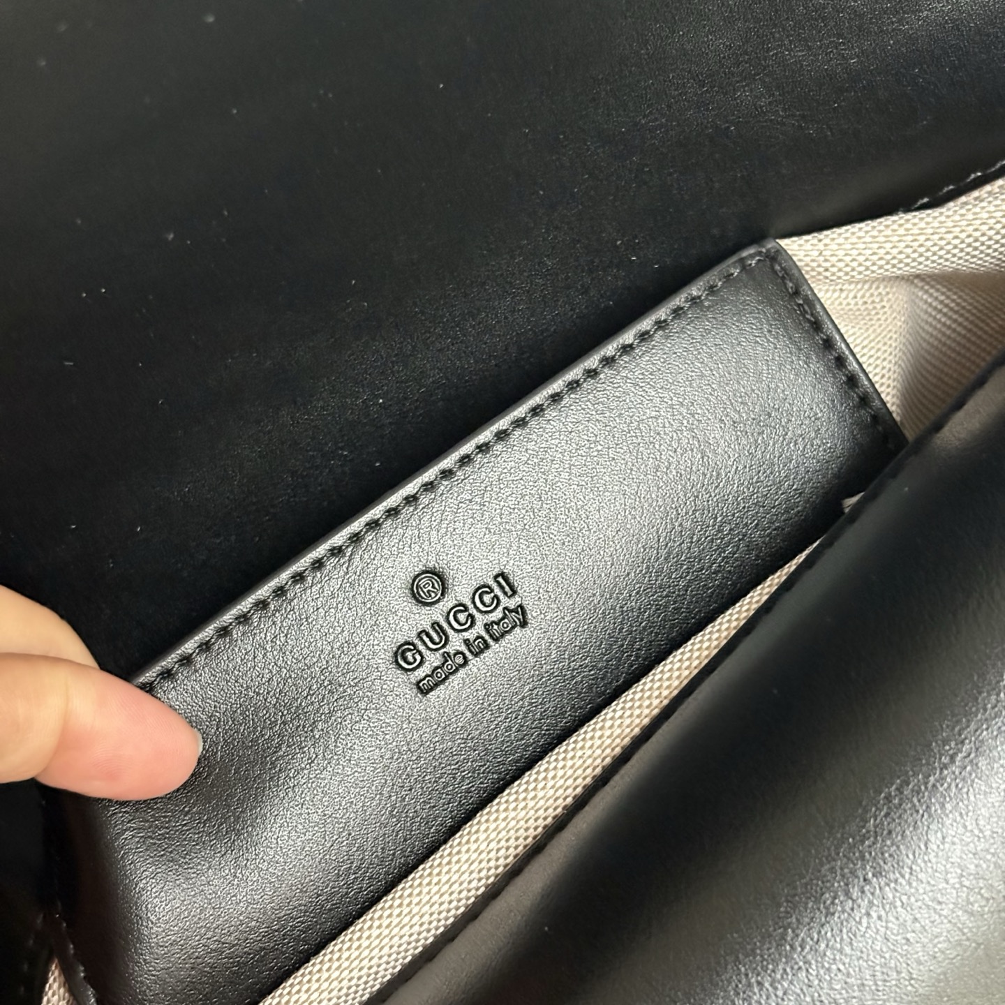 Gucci Embossing Chain Bag