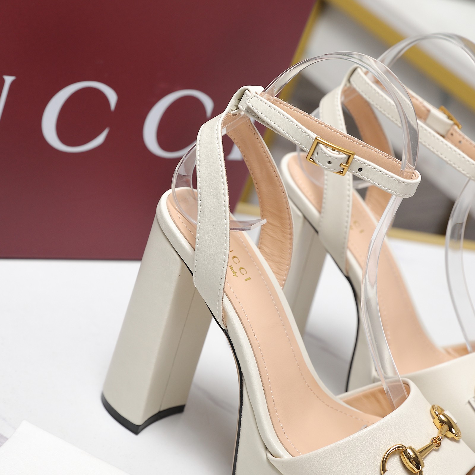 Gucci Round-toe platform high-heeled sandals