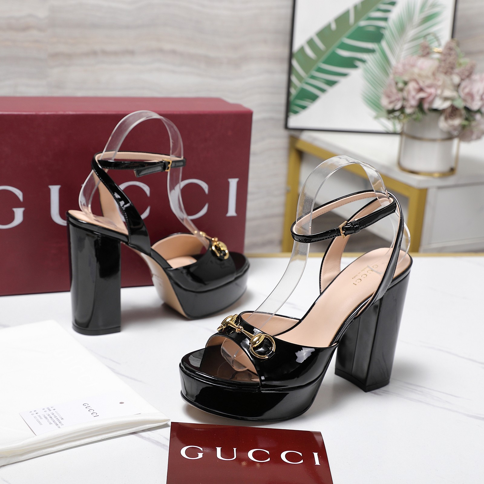 Gucci Round-toe platform high-heeled sandals