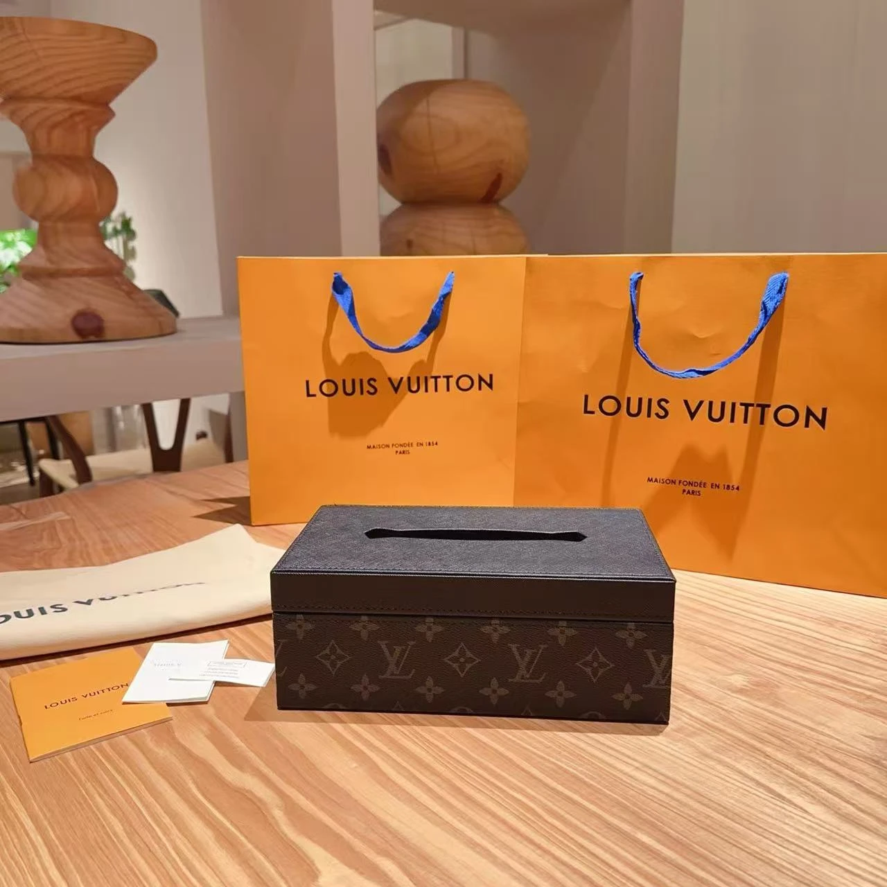LV Tissue Box