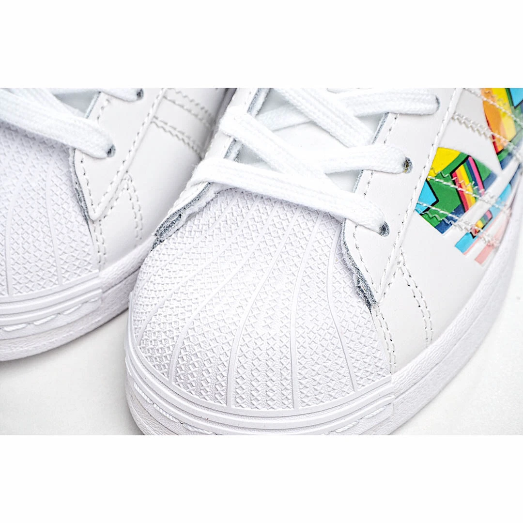 Adidas Superstar 'Pride'