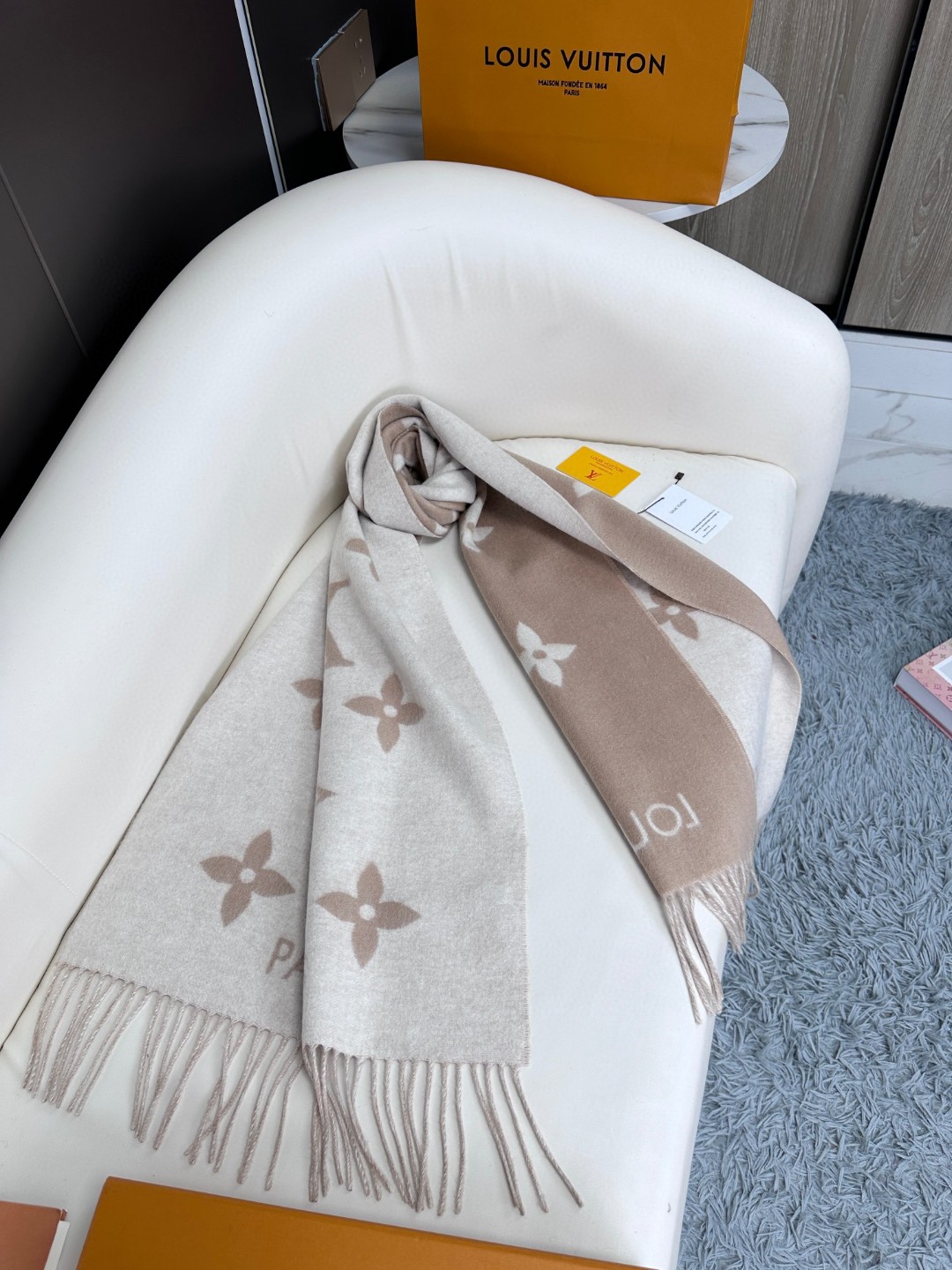 Louis Vuitton Scarves