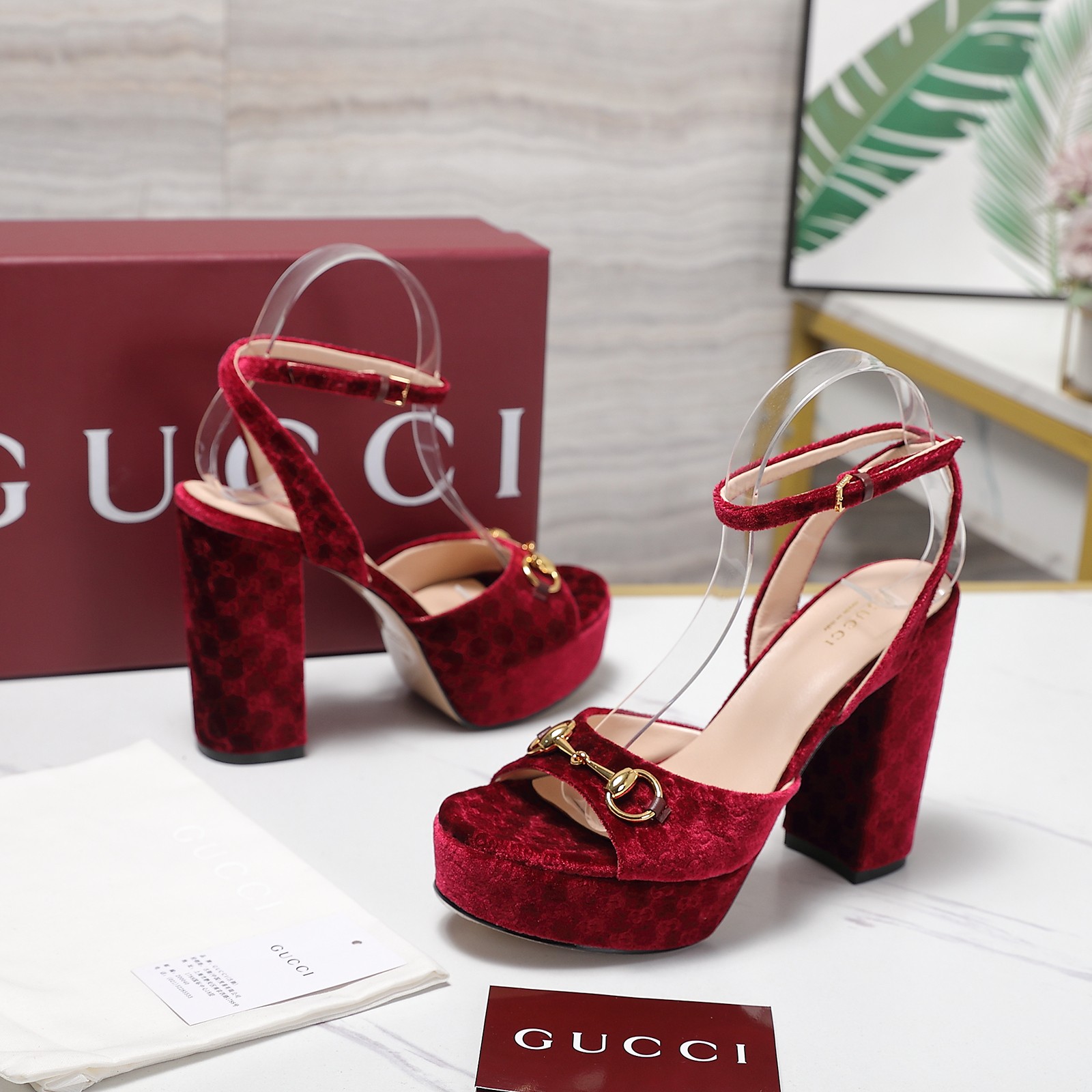 Gucci Round-toe platform high-heeled sandals