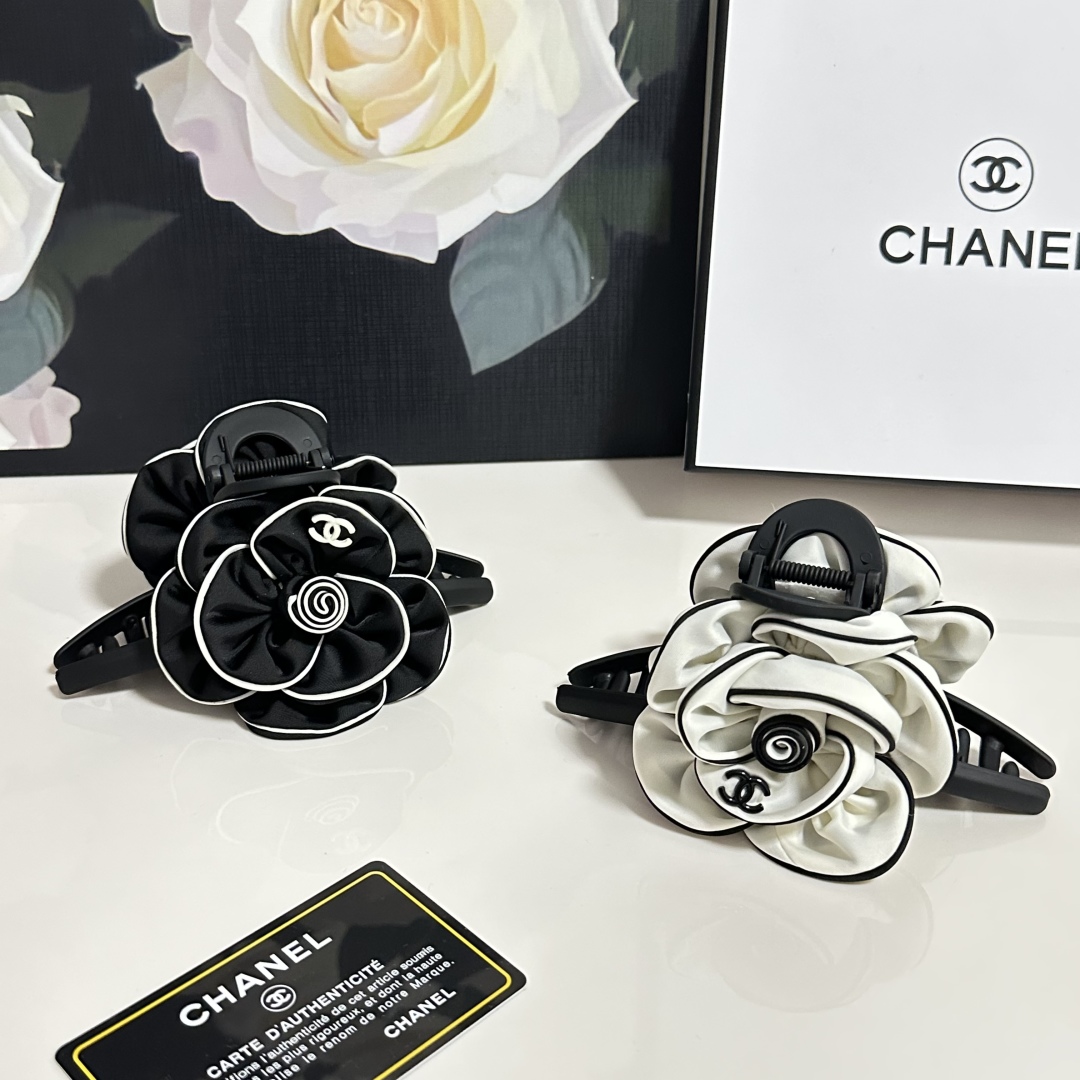 Chanel hair loop