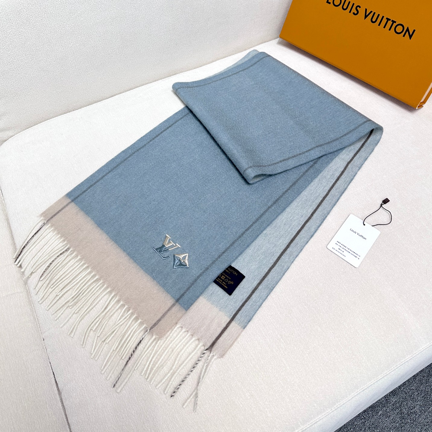Louis Vuitton Scarves