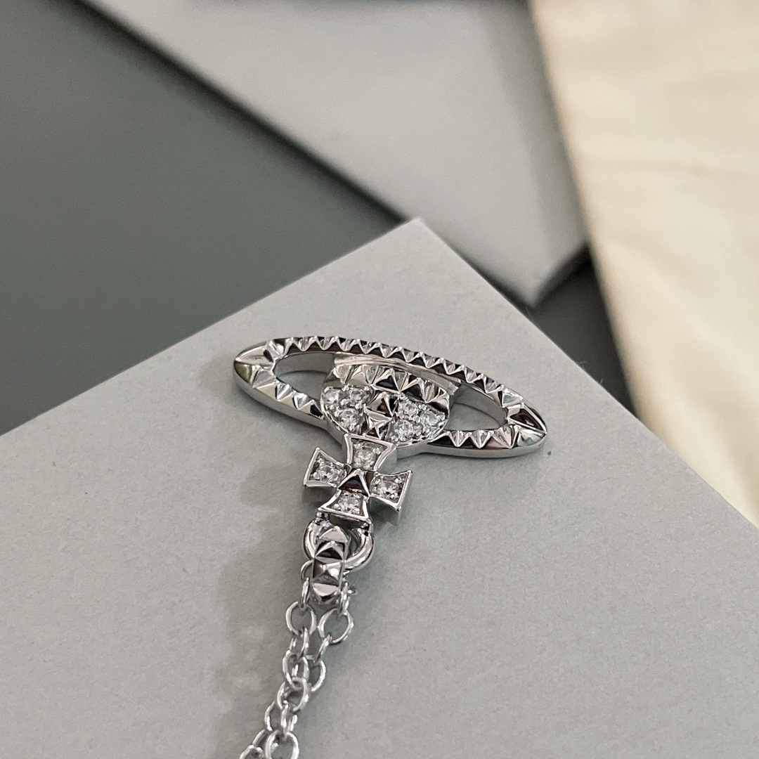 VivienneWestwood necklace