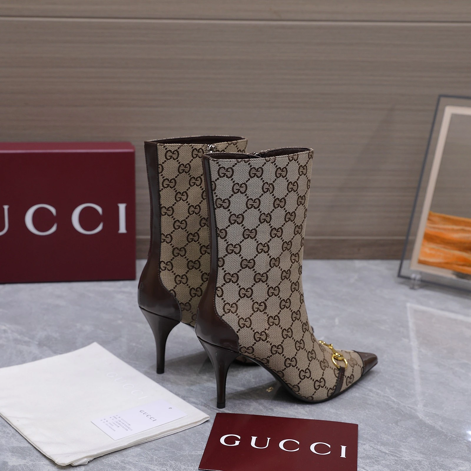 Gucci 26WF New Product Horsebit Pointed High-heeled Short Boots