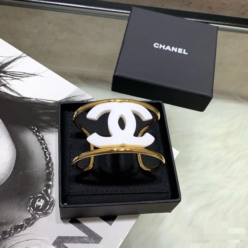 Chanel Earring