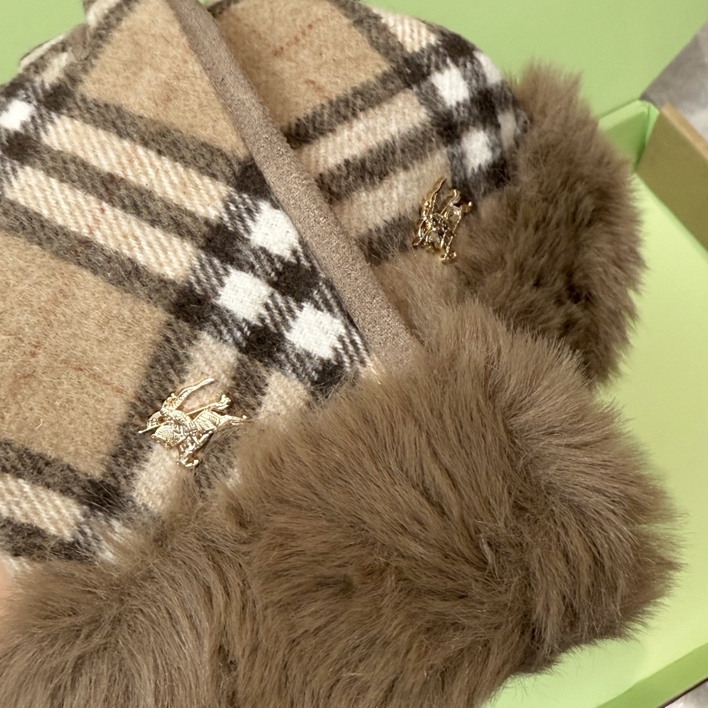 Burberry Gloves