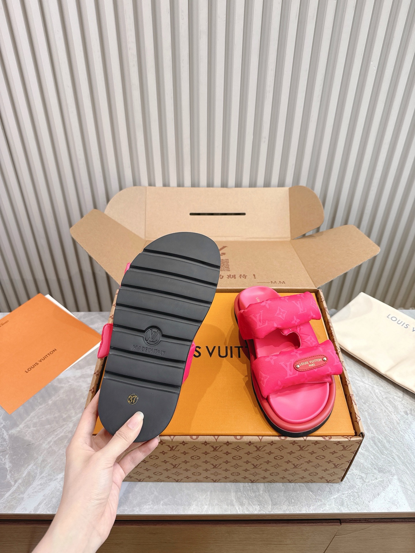 Louis Vuitton Slippers
