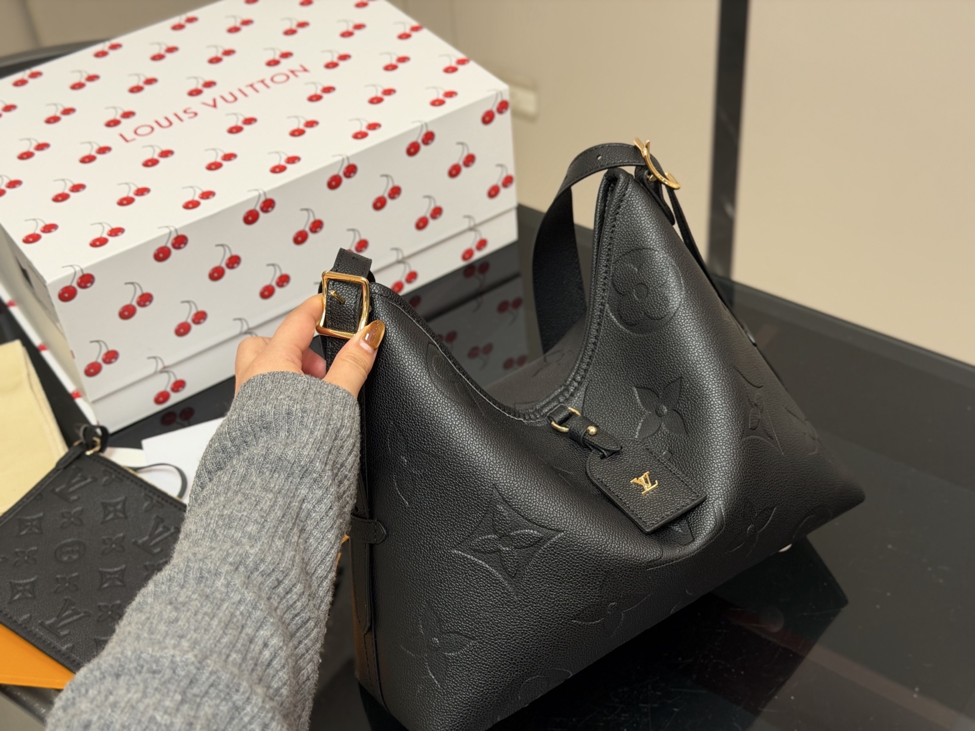 Lv CarryAll