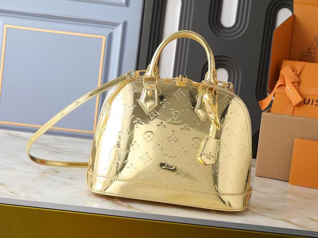 Louis Vuitton ALMA 32