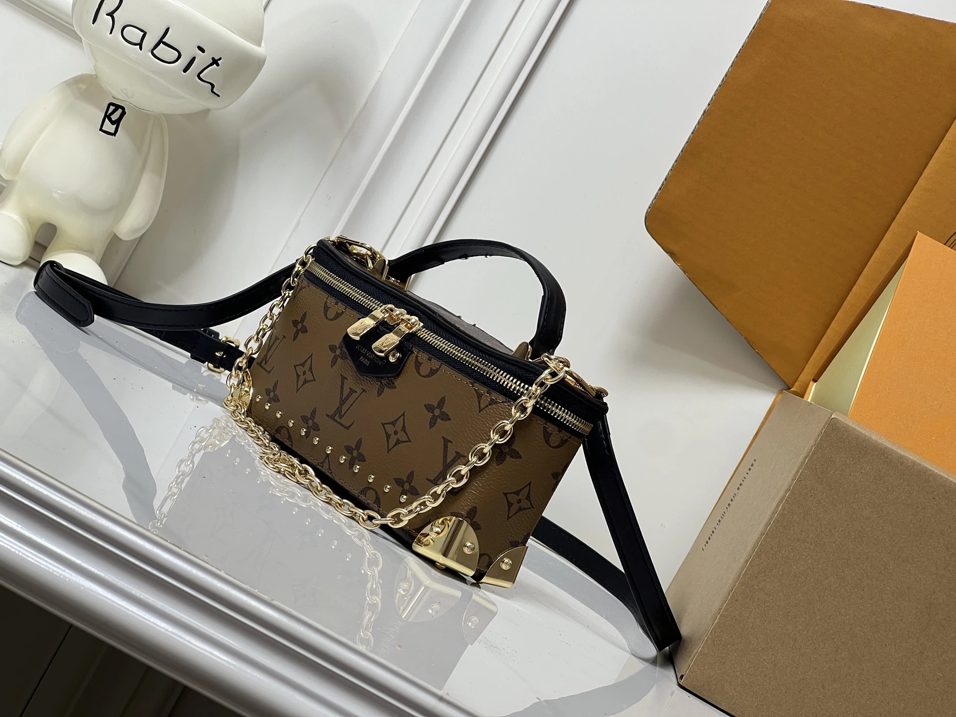 VANITY POUCH TRUNK