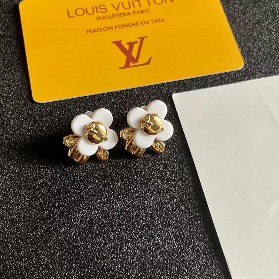LV earring