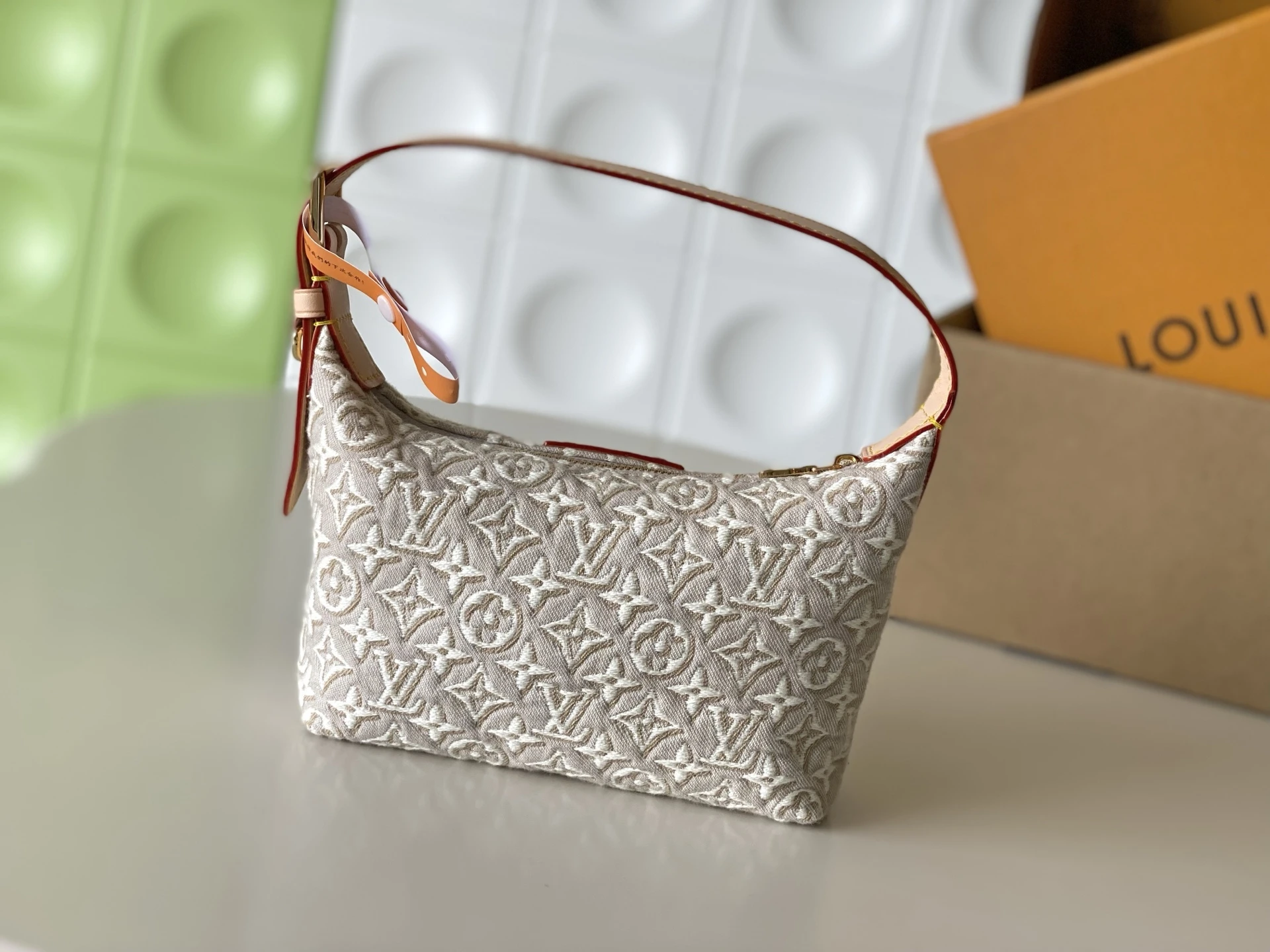Louis Vuitton mini moom