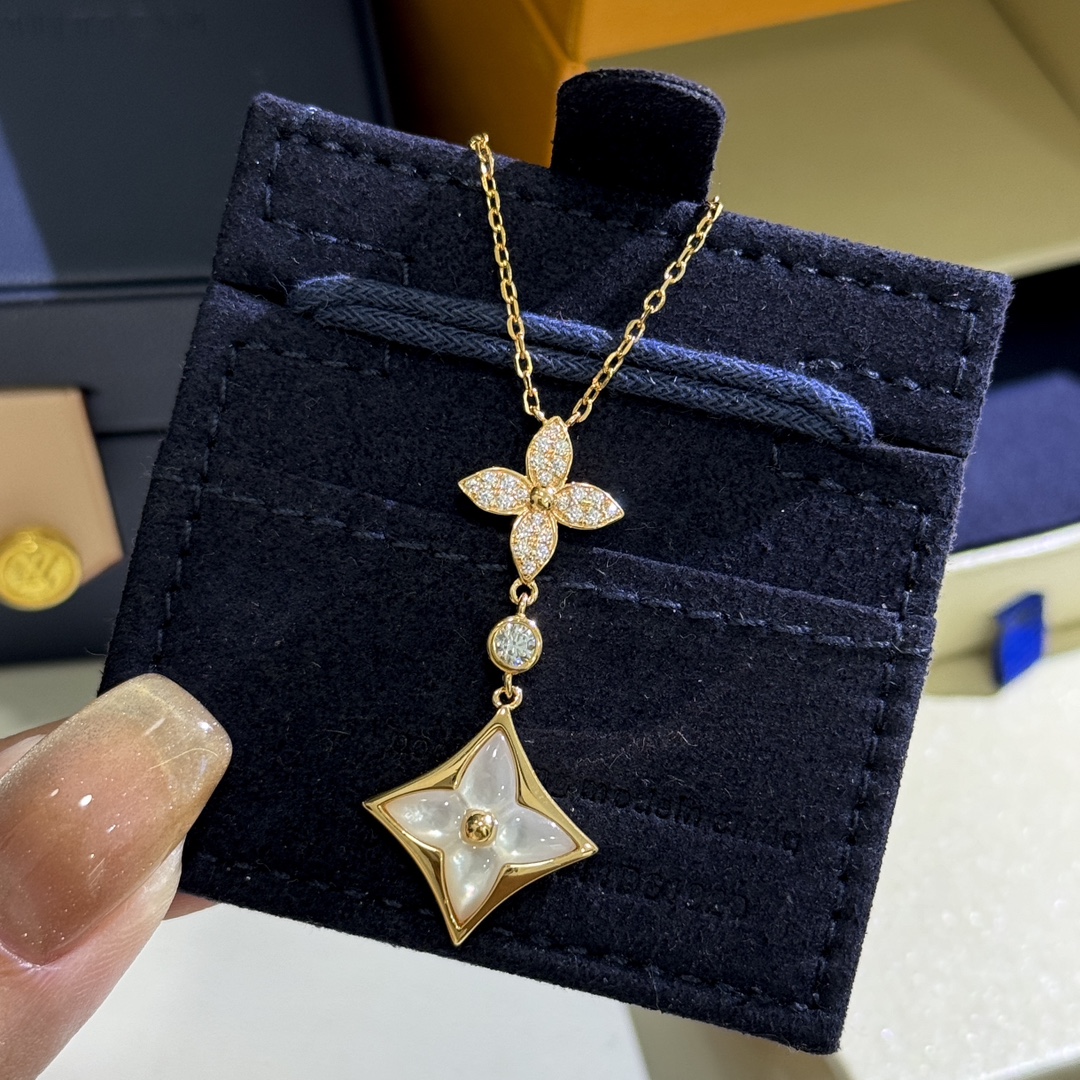 LV Necklace 30