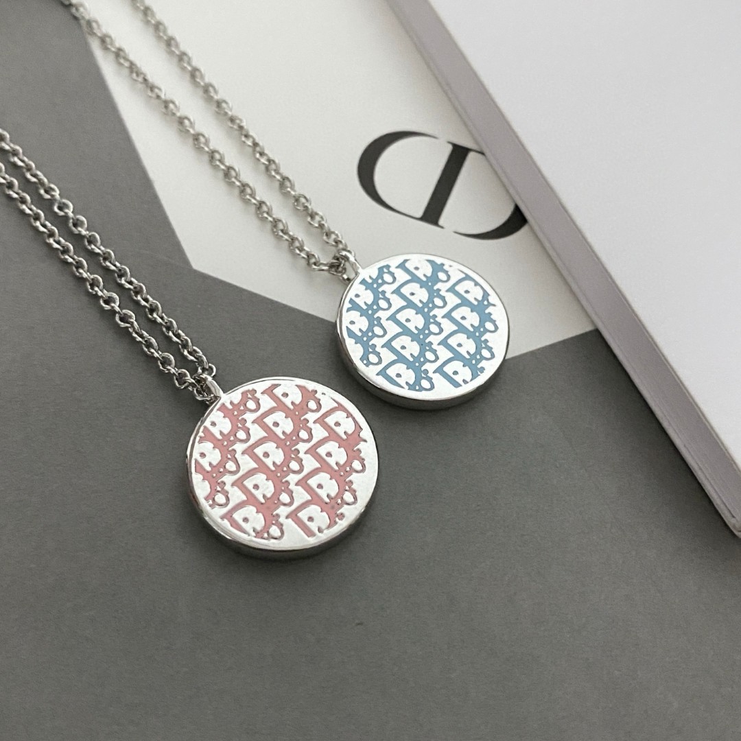 DIOR necklace