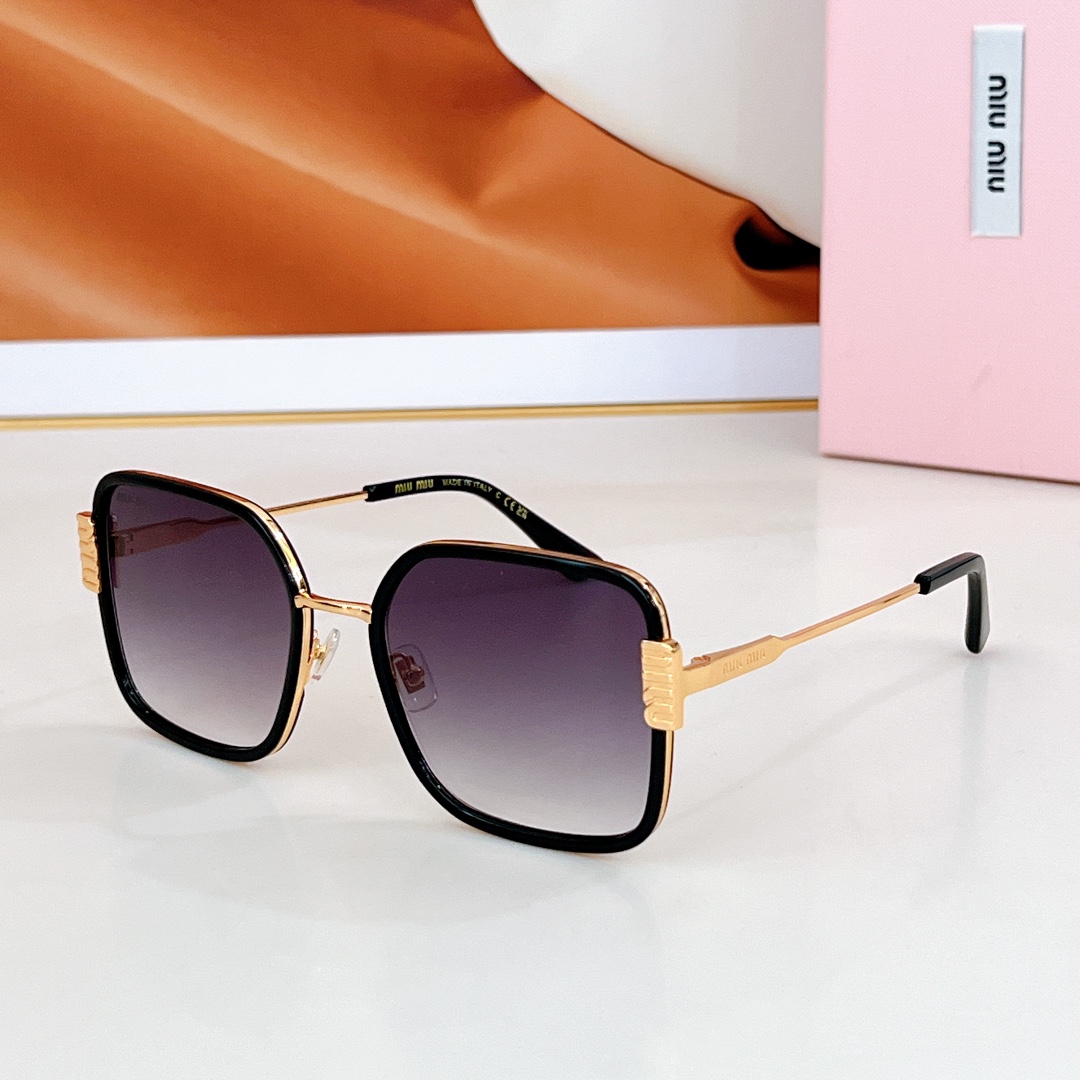 Miumiu Sunglass
