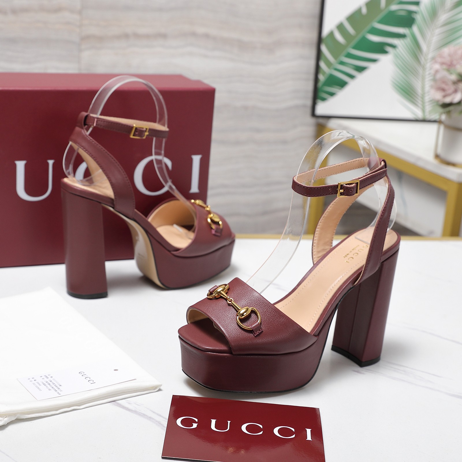 Gucci Round-toe platform high-heeled sandals