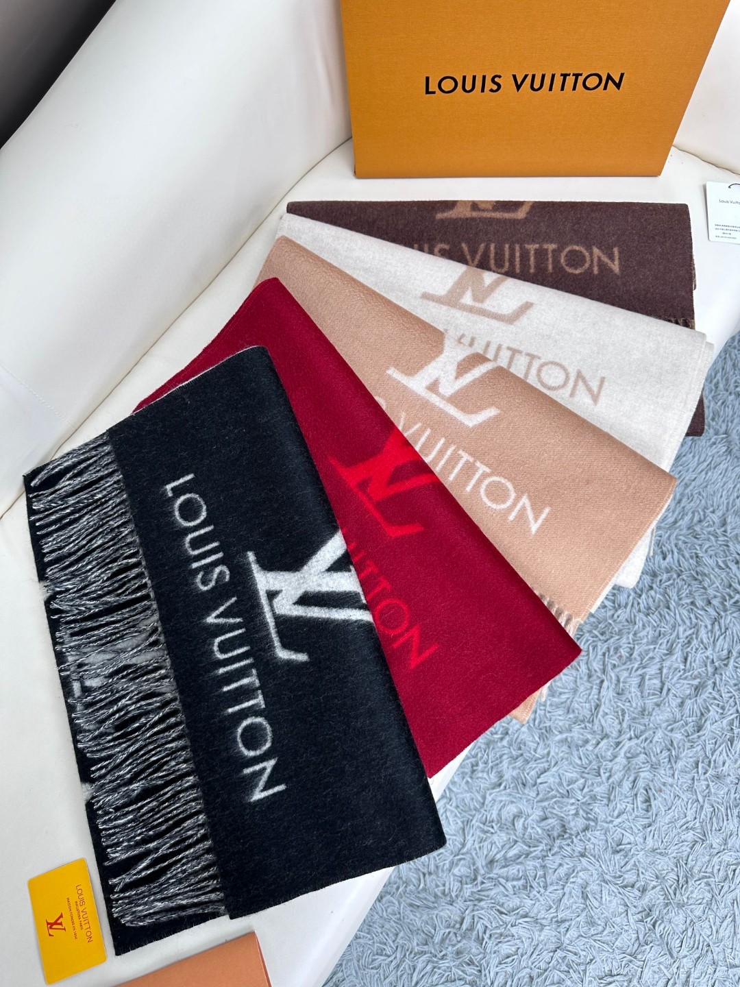 Louis Vuitton Scarves