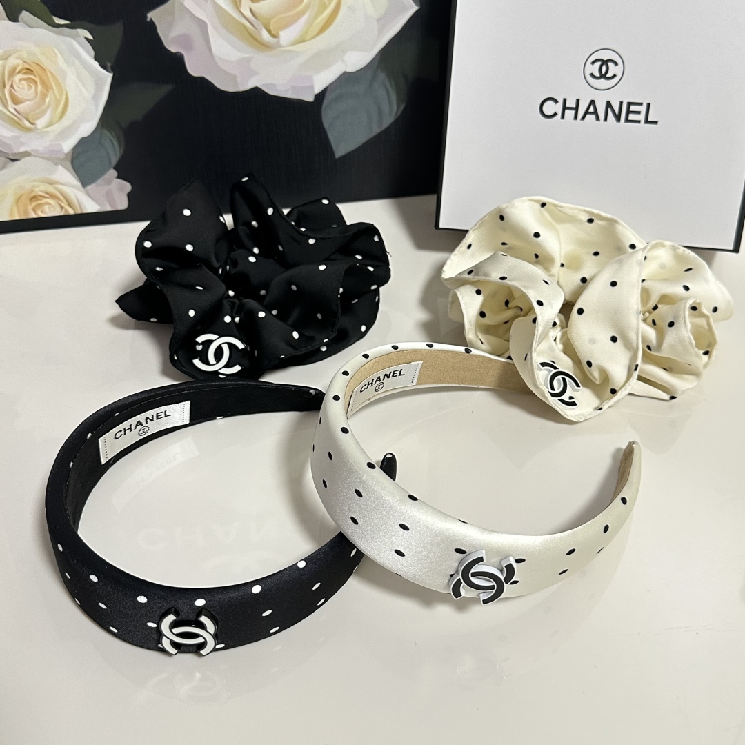 Chanel hair band/hair loop