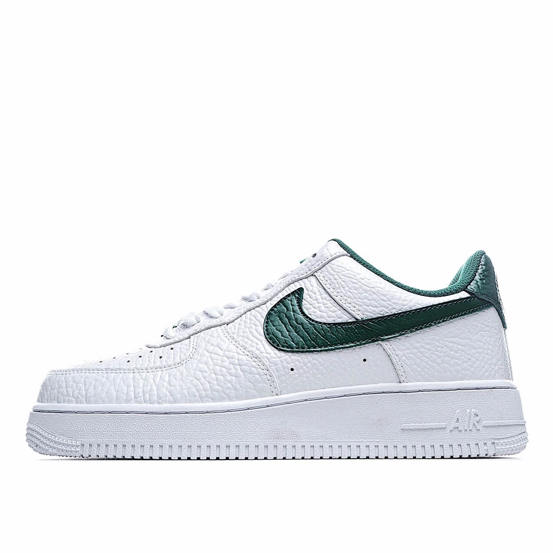 Nike Air Force 1 07 Low Top Sneakers