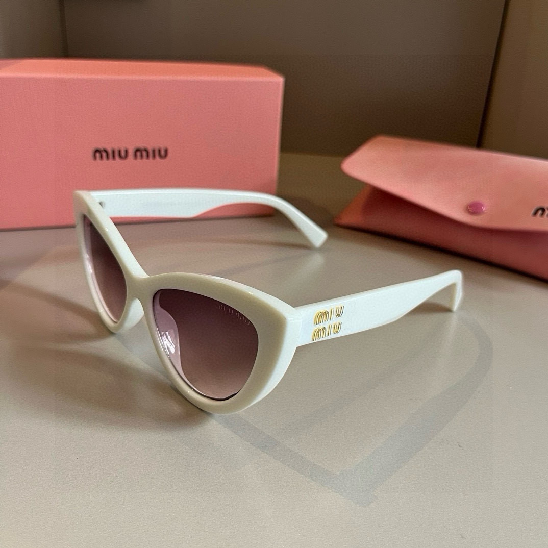 Miumiu Sunglass