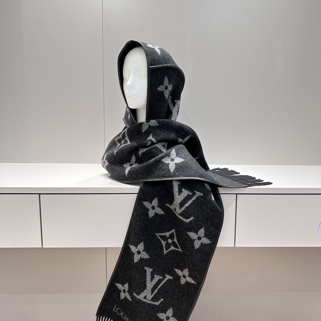 Louis Vuitton Scarves
