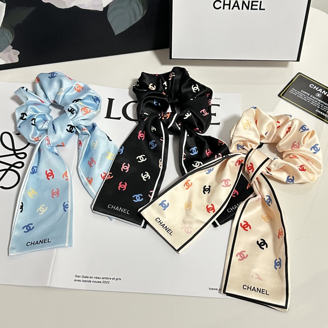 Louis Vuitton Belt hair loop