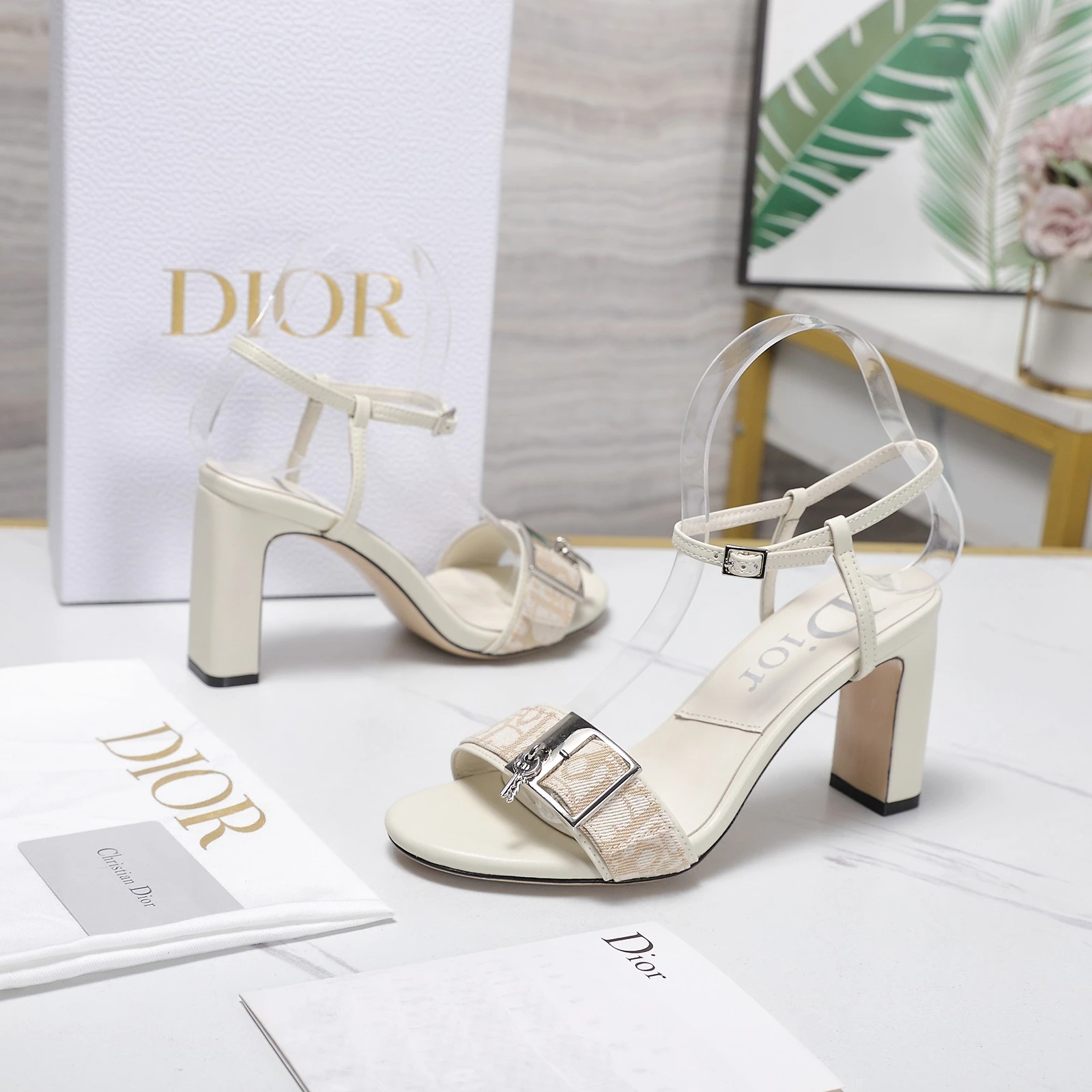 26 new Dior high-heeled sandals