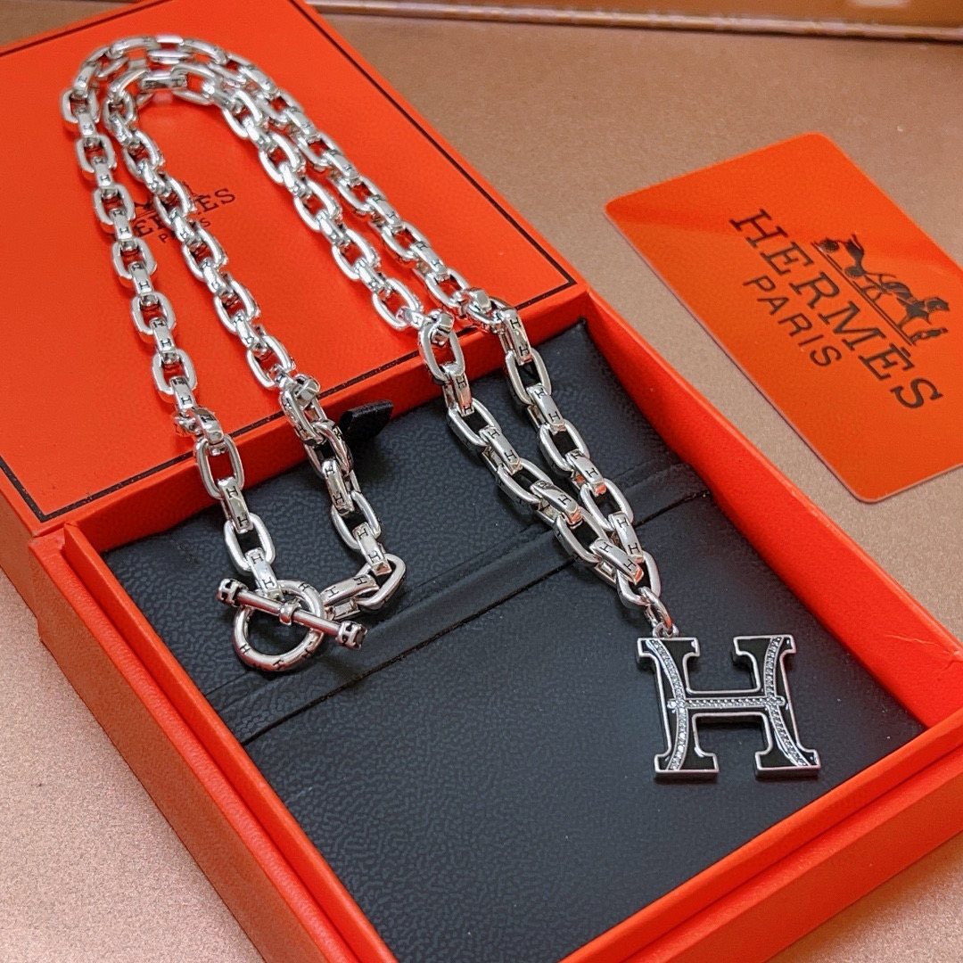 HERMES  necklace