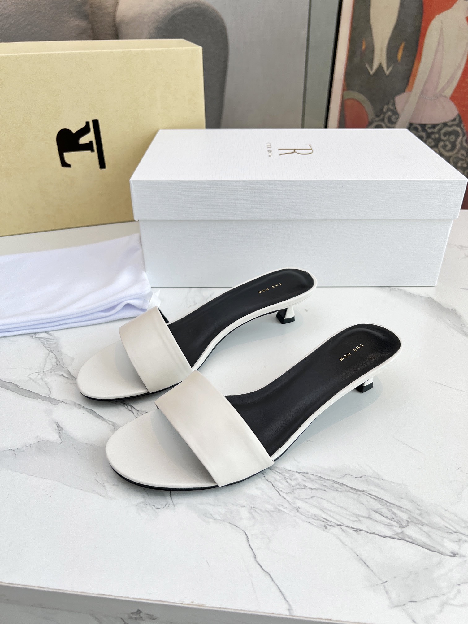 The row Slippers