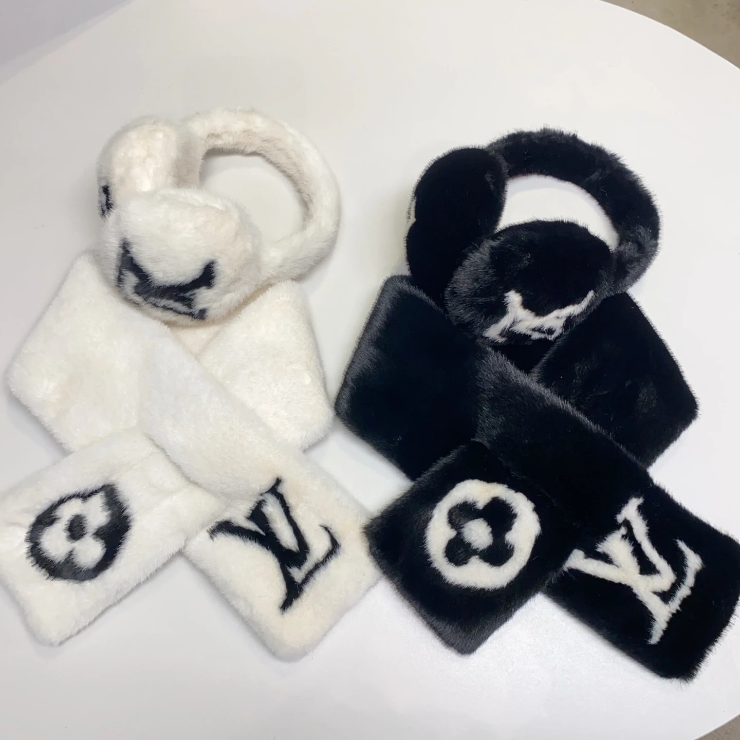 LV Earmuffs and Scraf Set