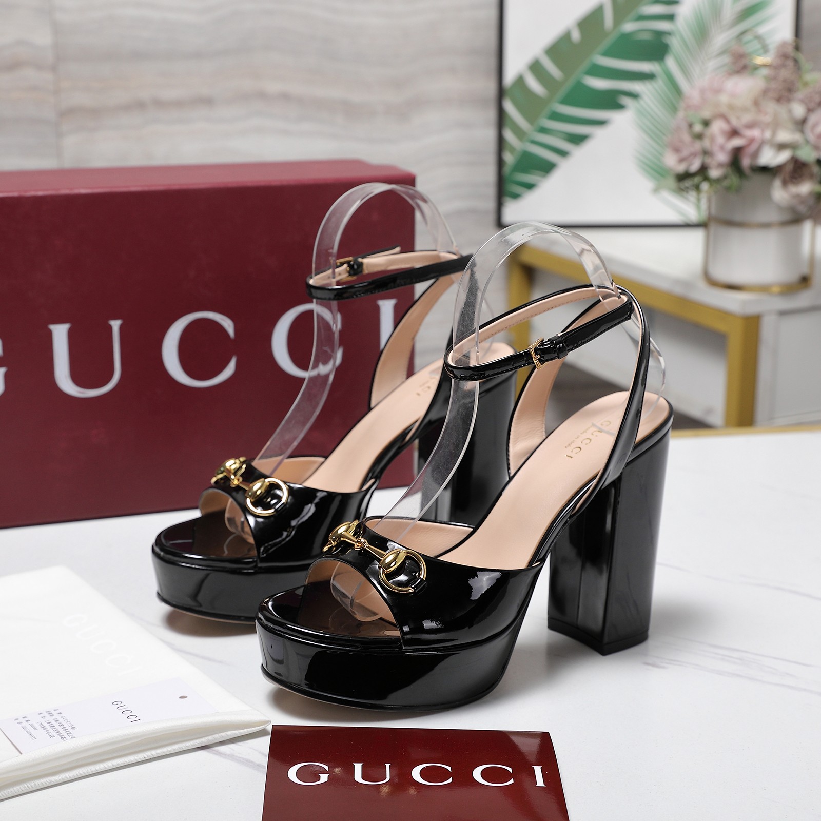 Gucci Round-toe platform high-heeled sandals