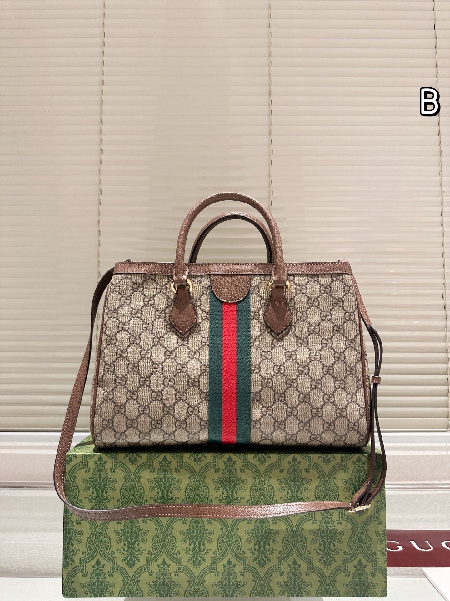 Gucci Ophidia GG Medium Tote Bag